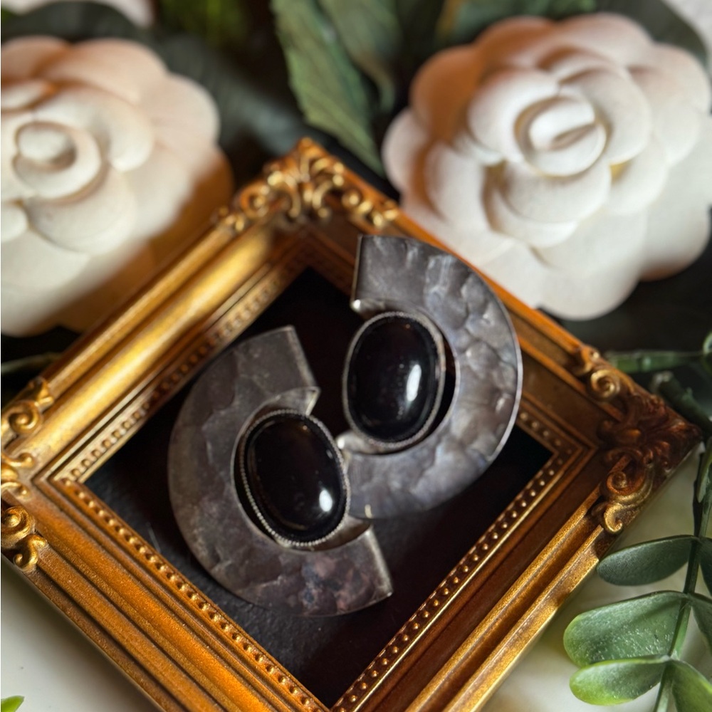 Brutalist Modernist Vintage Silver-tone Earrings With Black Onyx Cabochon